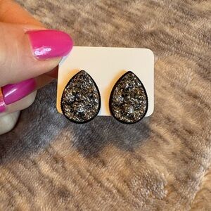 Teardrop druzy studs